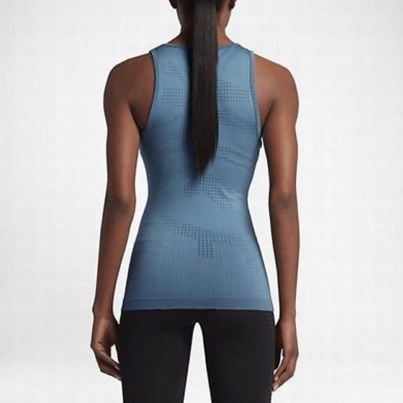 NWT Nike Women’s Training Tank - Picture 7 of 8